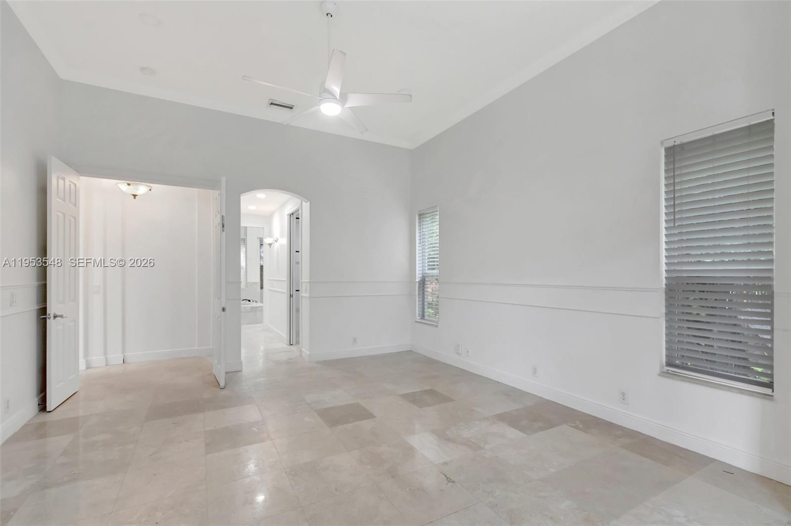 8244 Lakeview Dr