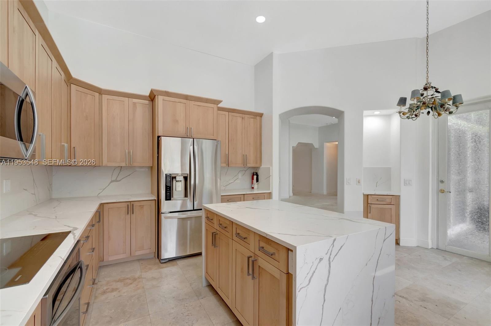 8244 Lakeview Dr