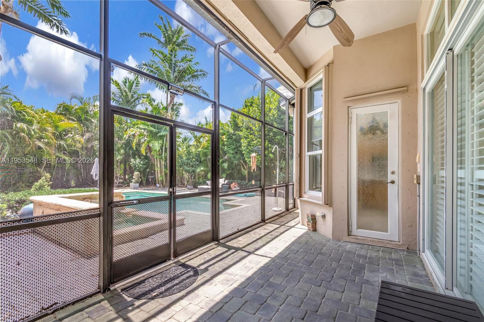 8244 Lakeview Dr