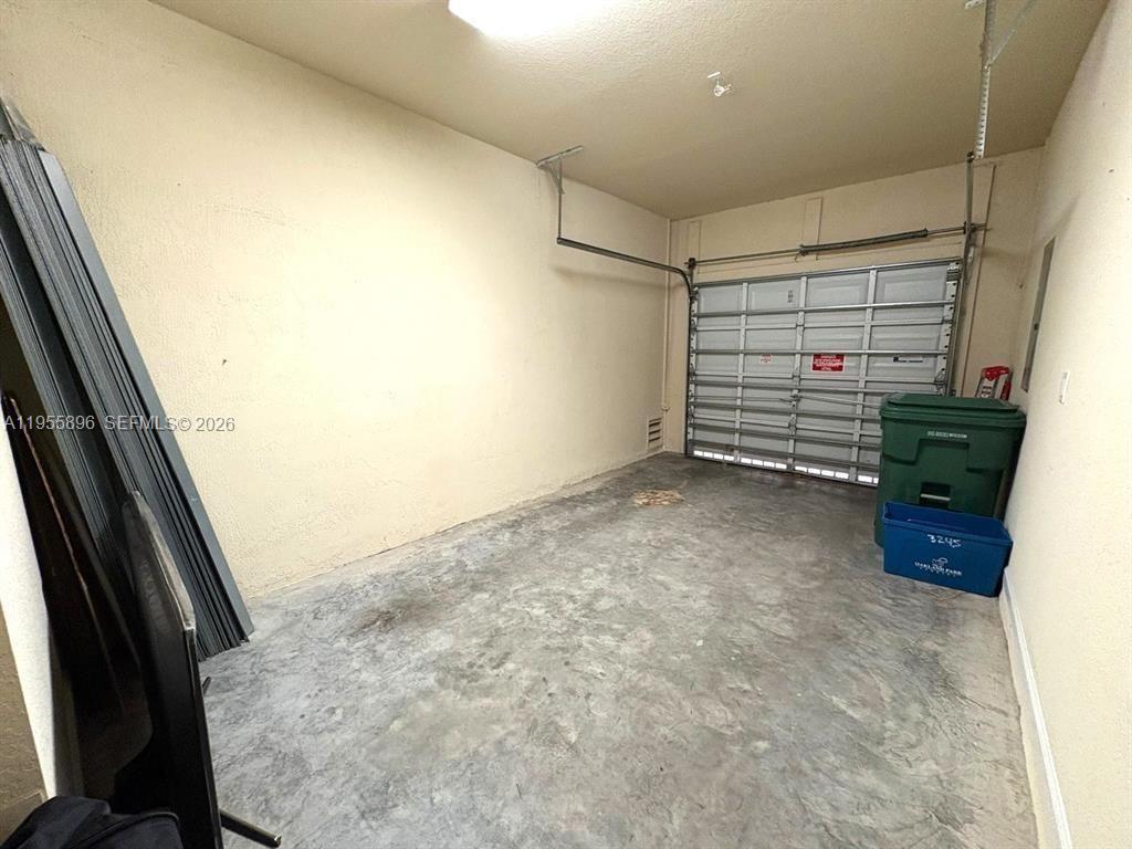 3195 NW 31st Ter