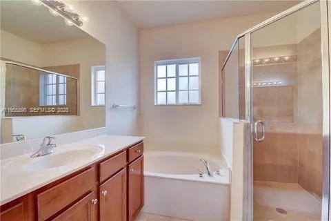 3195 NW 31st Ter