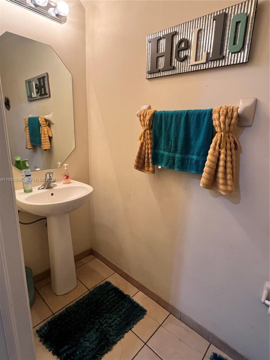 3195 NW 31st Ter