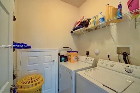 3195 NW 31st Ter