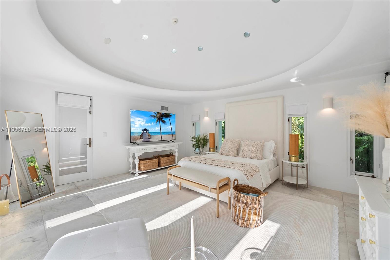 24 S Hibiscus Dr