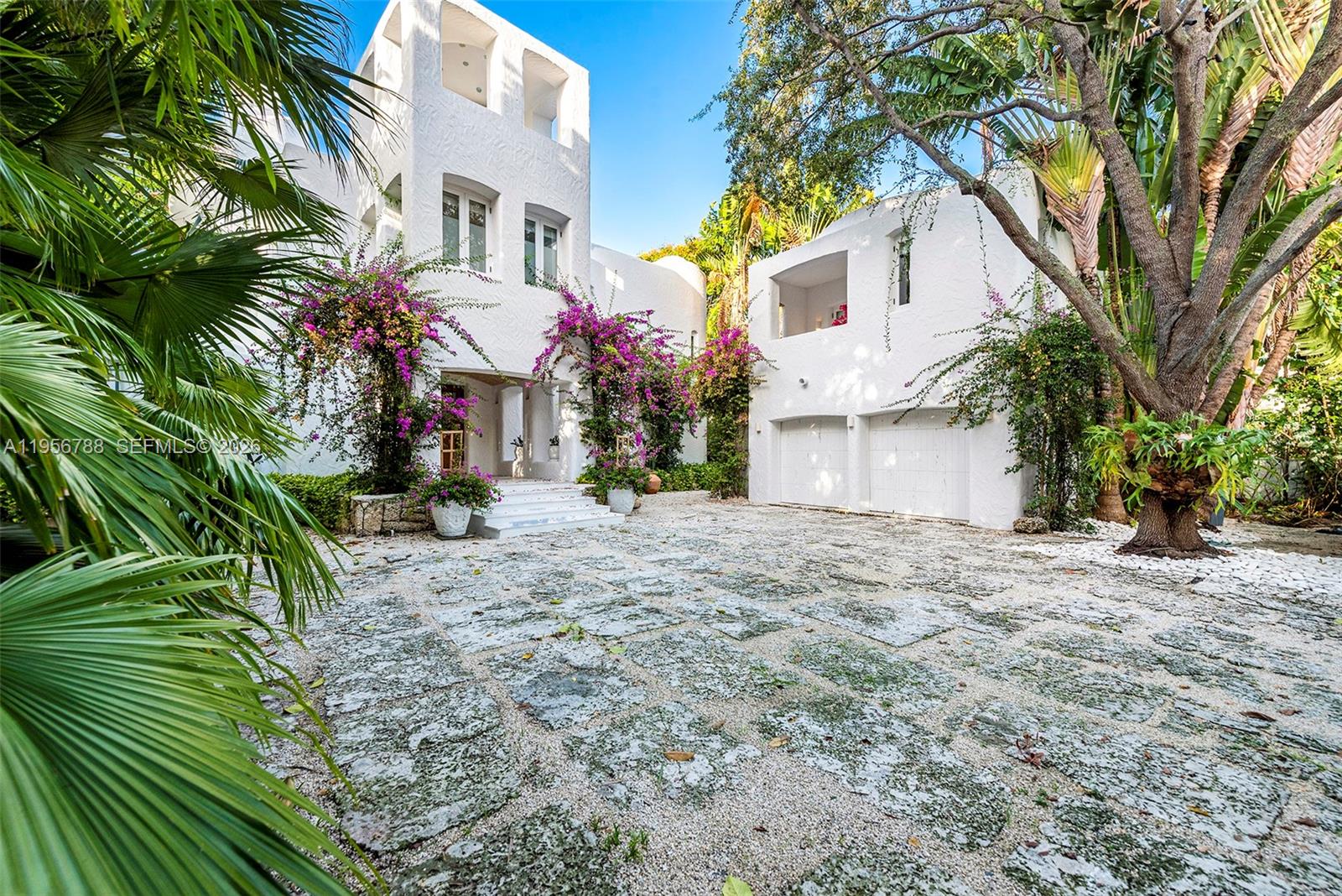 24 S Hibiscus Dr