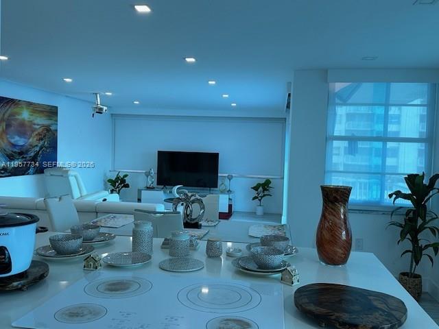 18041 Biscayne Blvd # 904