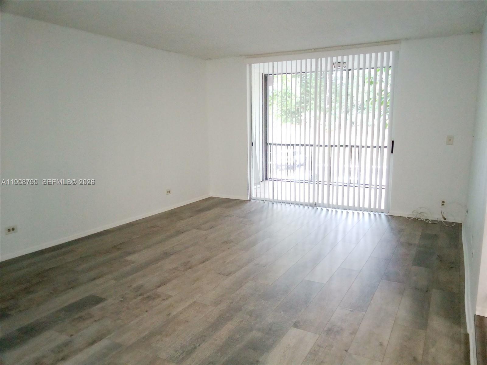 3720 Inverrary Dr # 2S