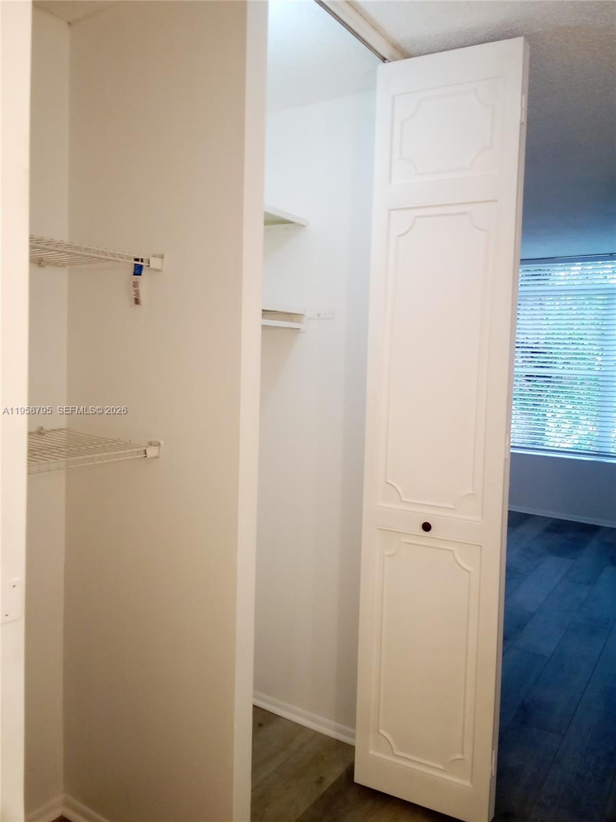 3720 Inverrary Dr # 2S