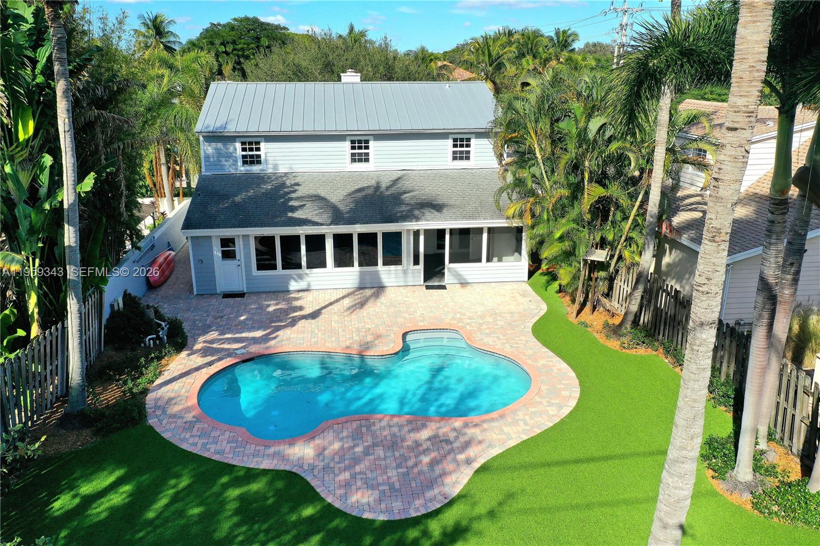 1210 SW 19th St