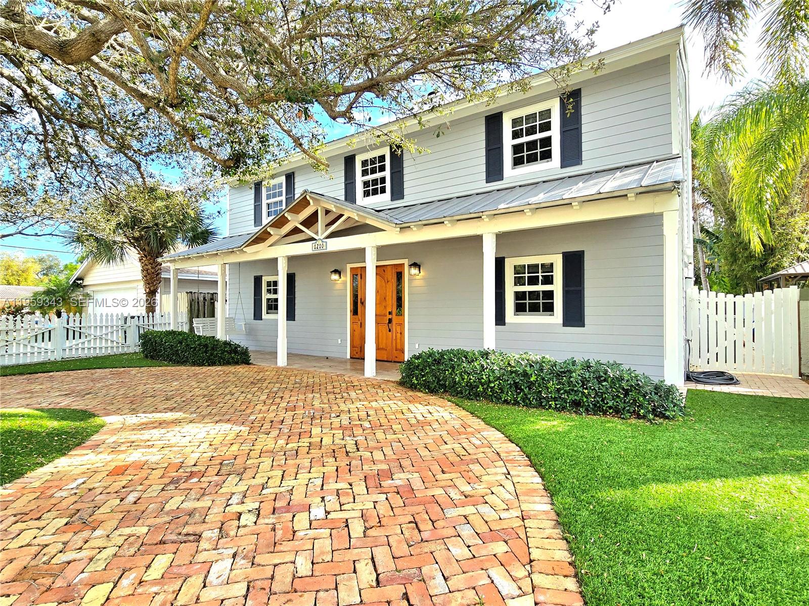 1210 SW 19th St