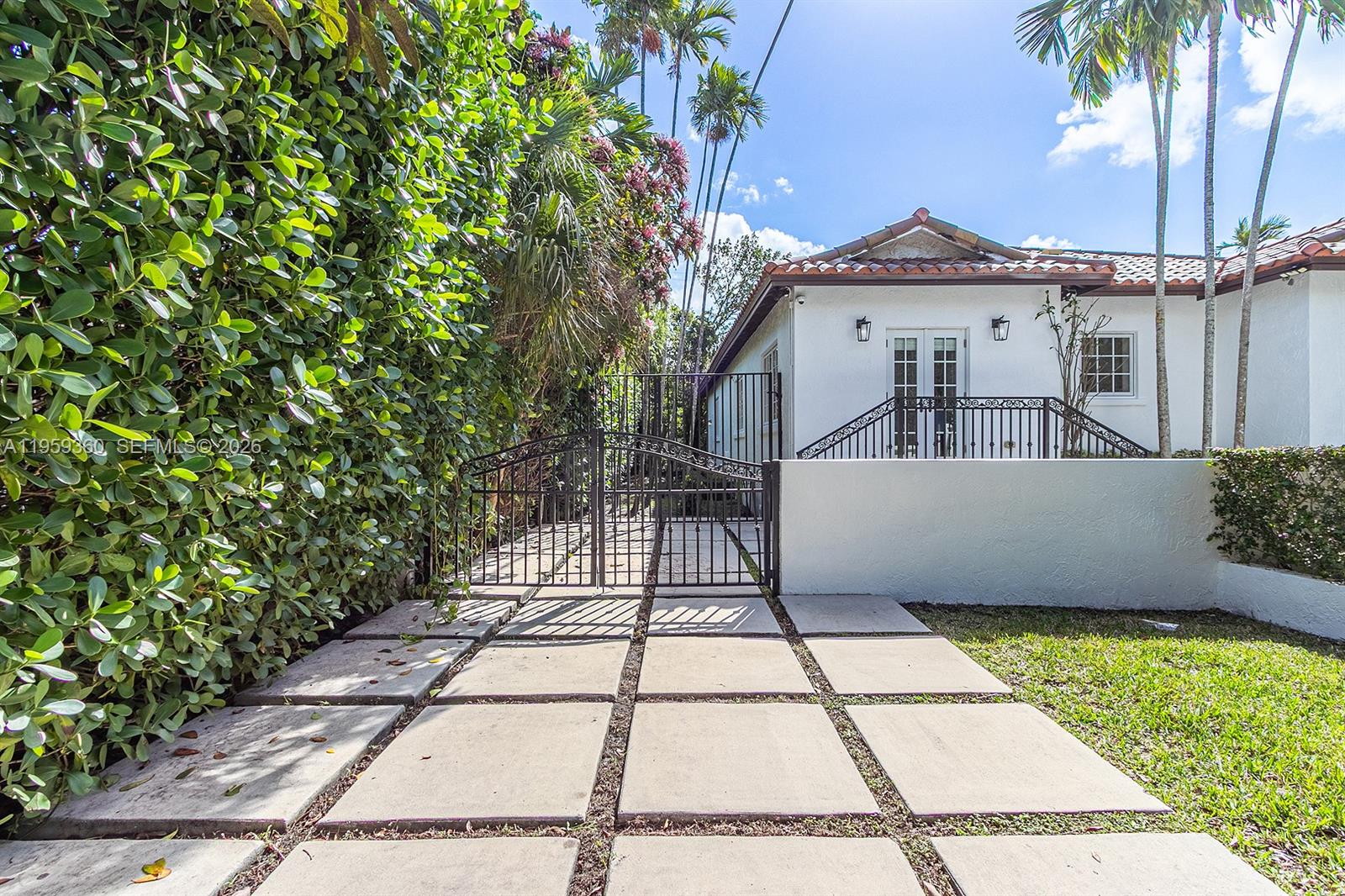 428 Giralda Ave