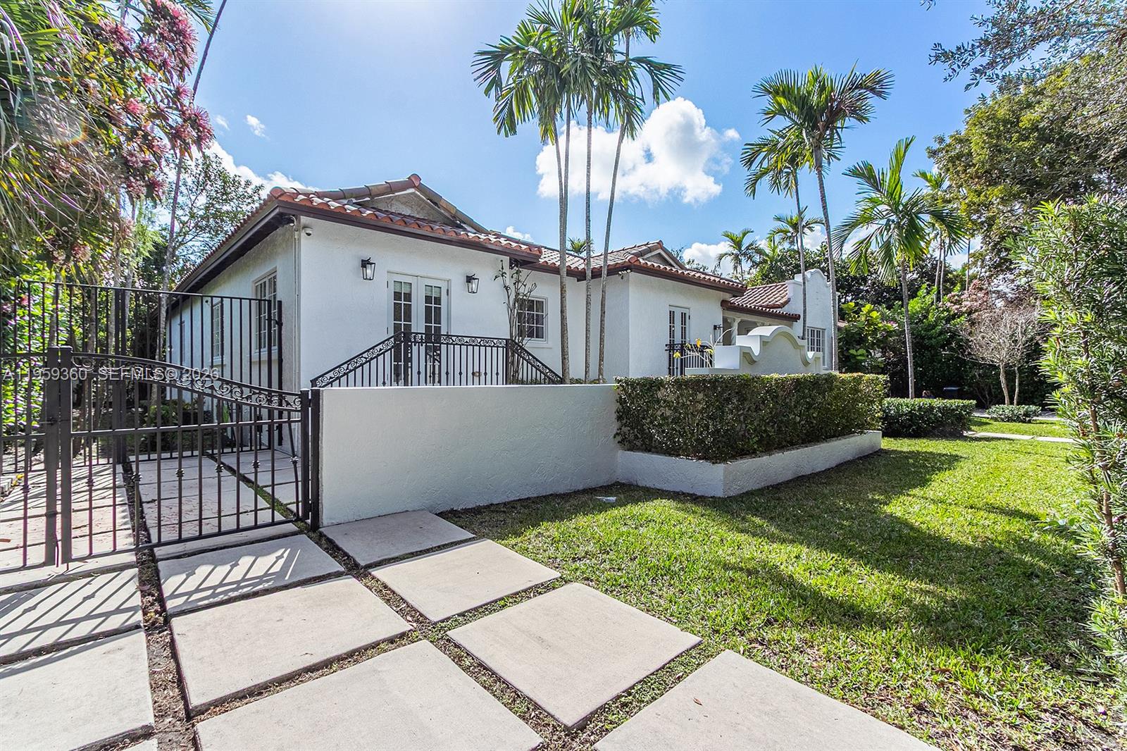 428 Giralda Ave