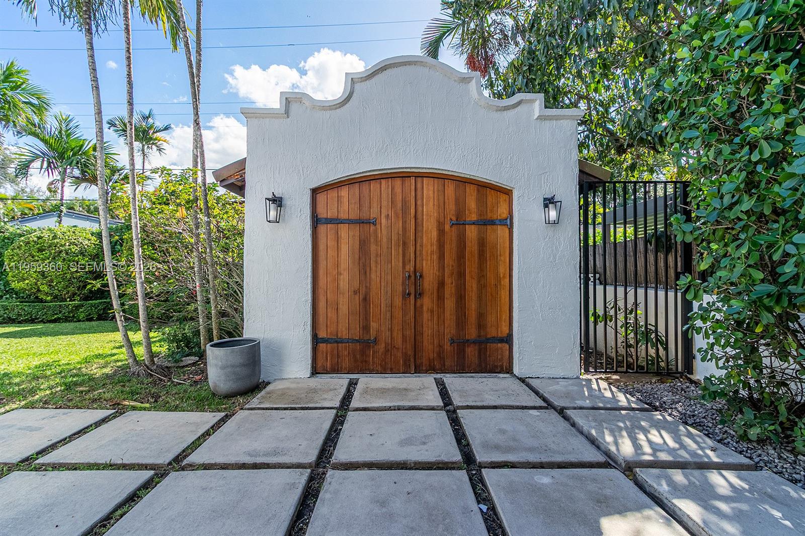 428 Giralda Ave