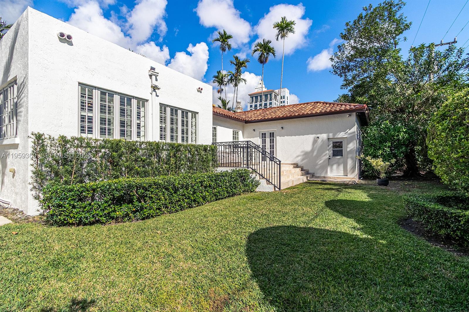 428 Giralda Ave