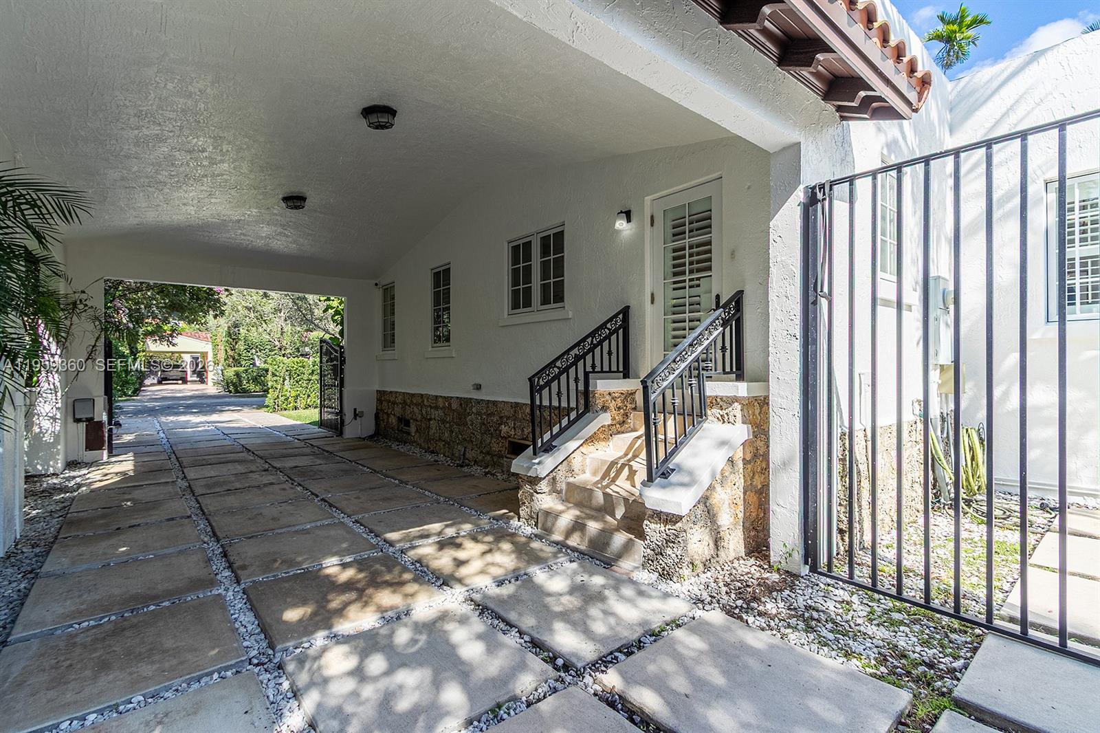 428 Giralda Ave