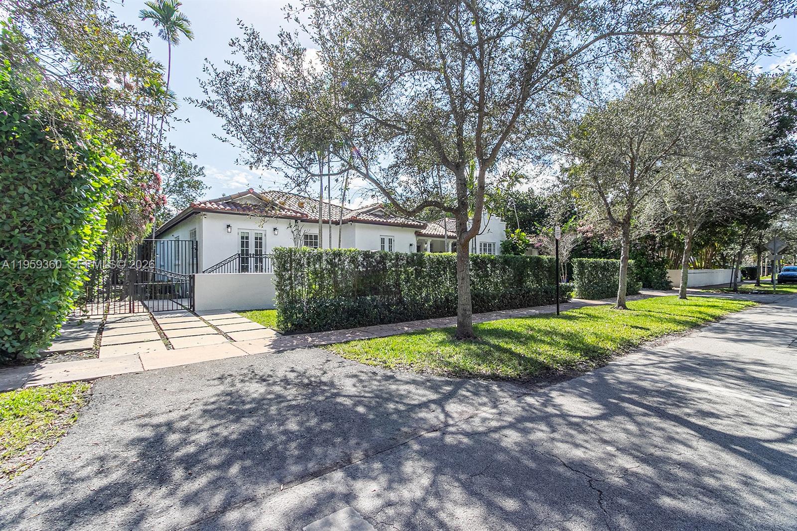428 Giralda Ave