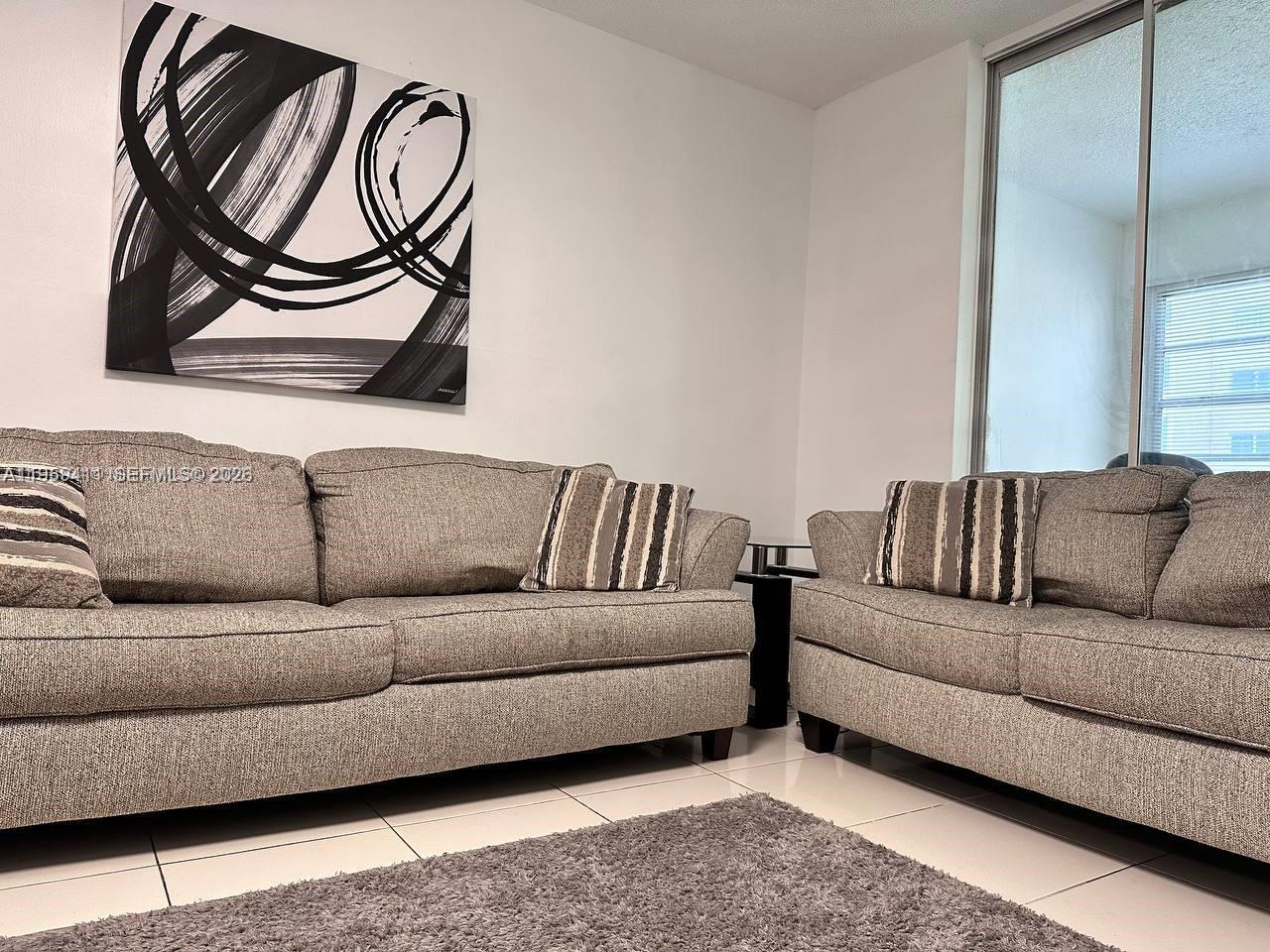 319 NE 14th Ave # 106