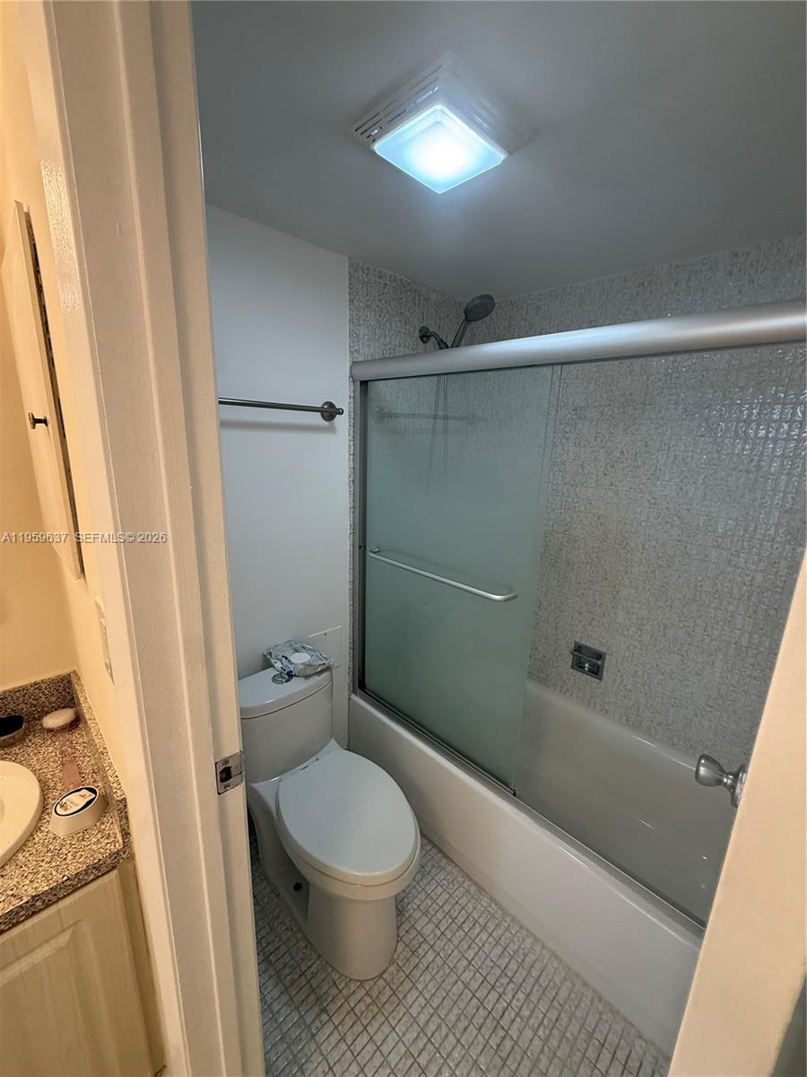 3475 N Country Club Dr # 408