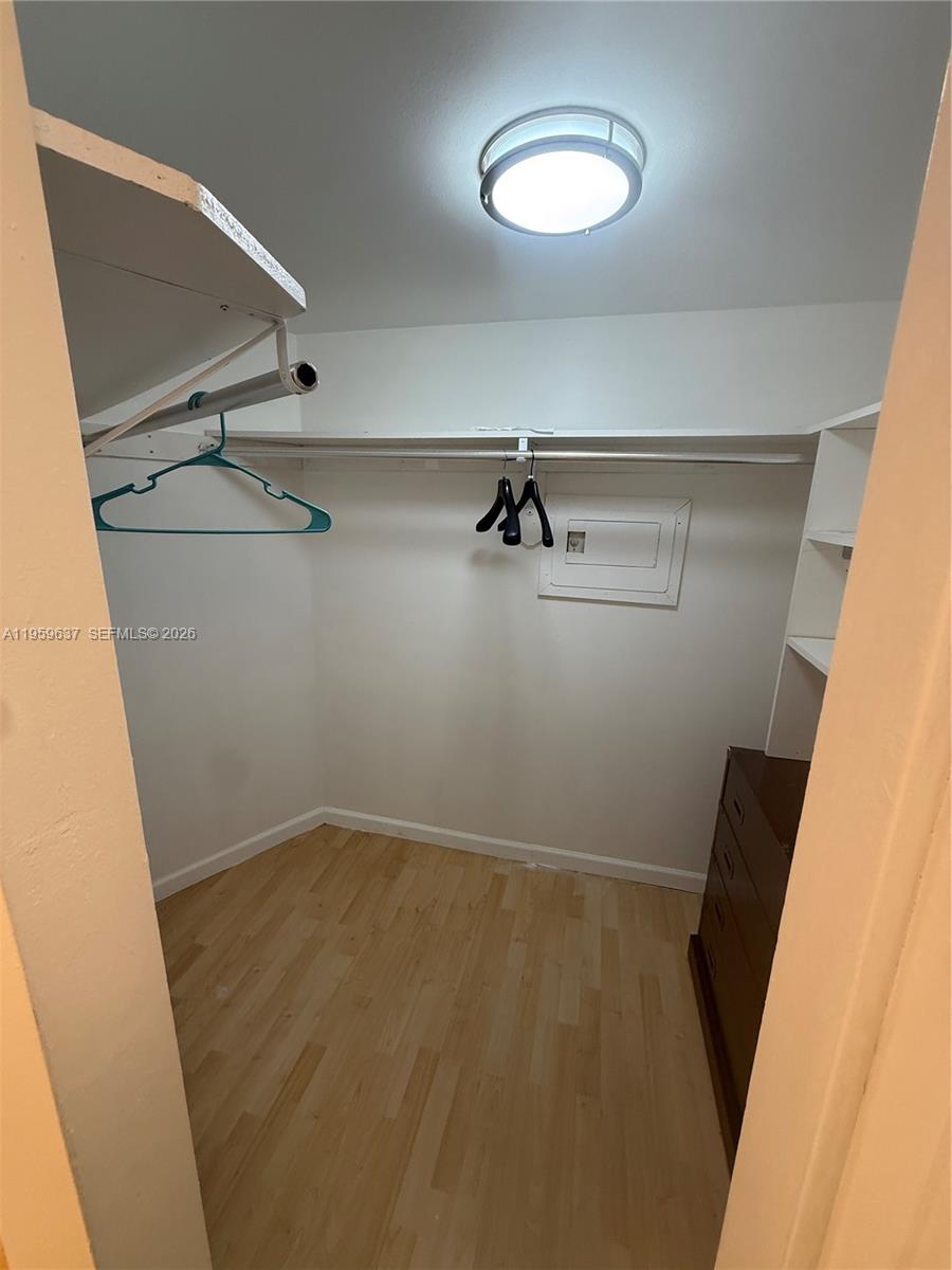 3475 N Country Club Dr # 408