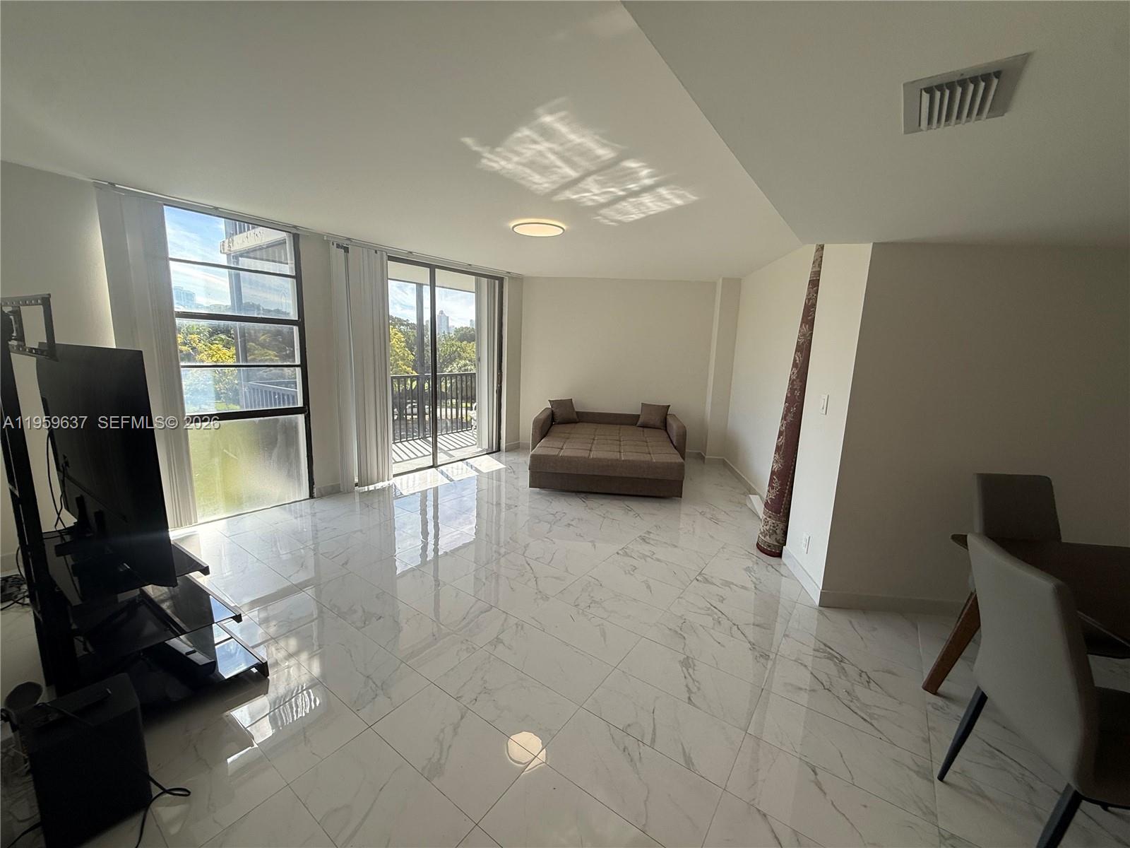 3475 N Country Club Dr # 408