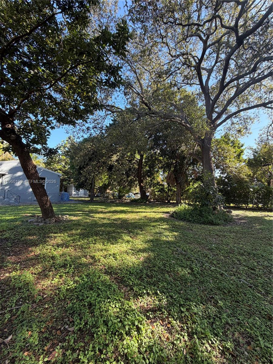 1060 NW 44th St