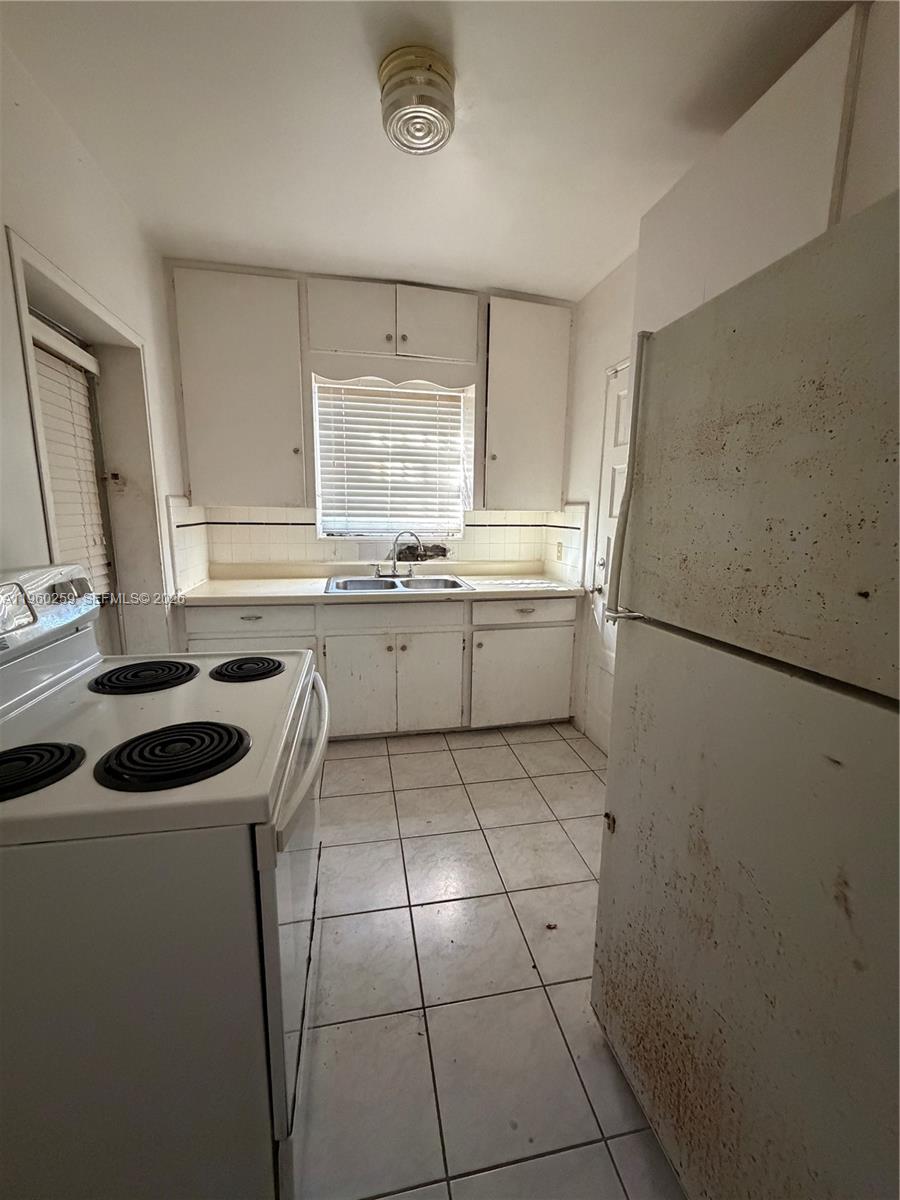 1070 NW 44th St
