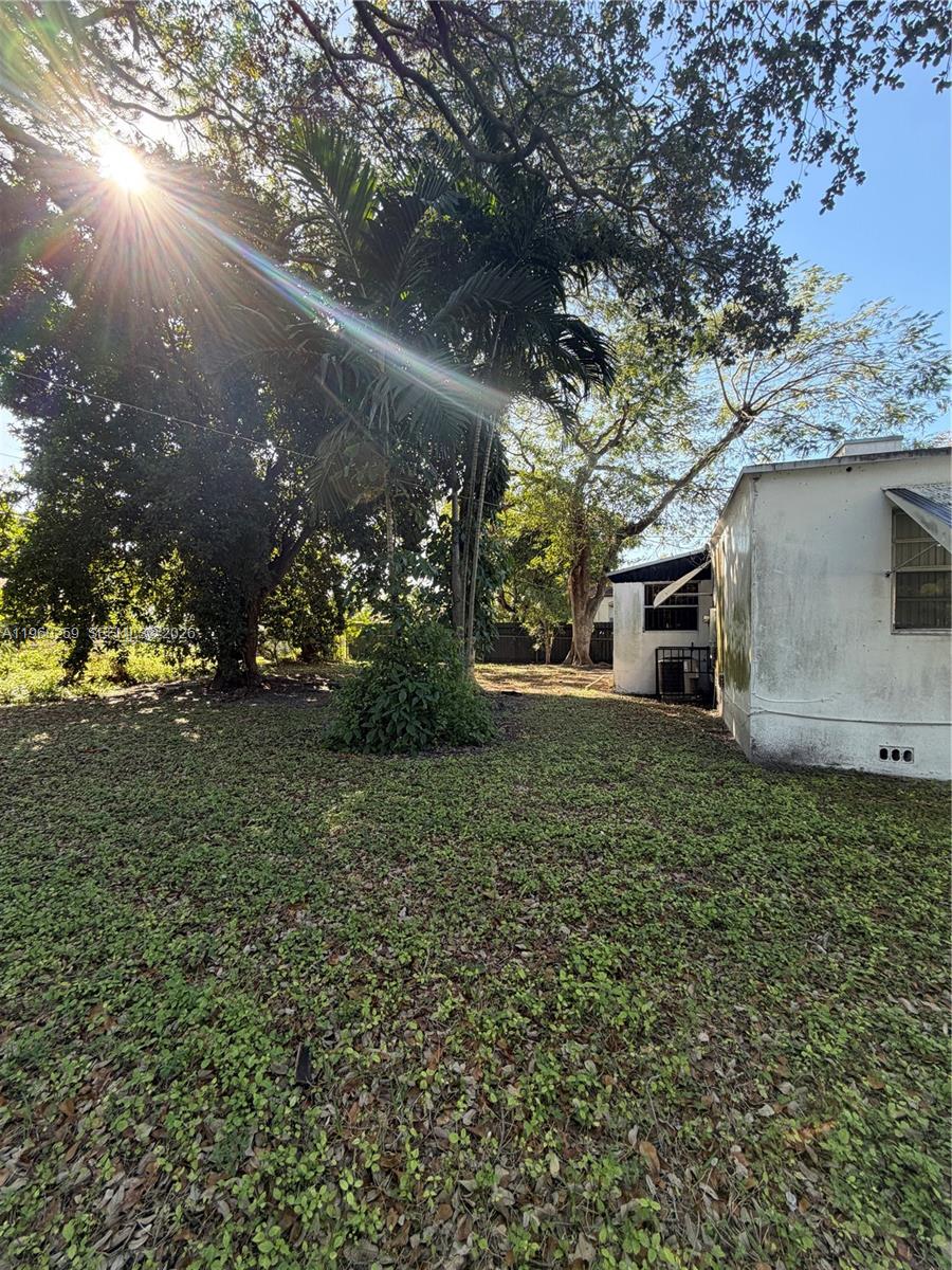 1070 NW 44th St