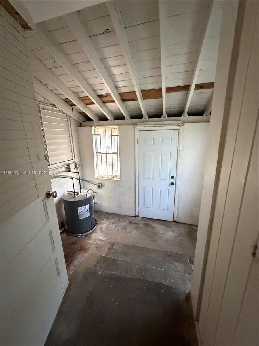 1070 NW 44th St