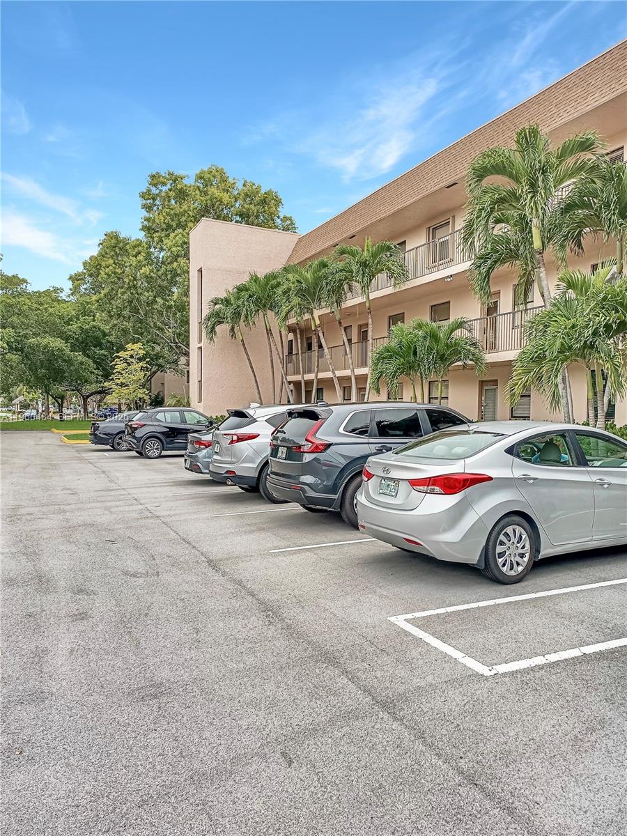 10402 Sunrise Lakes Blvd Unit: 201