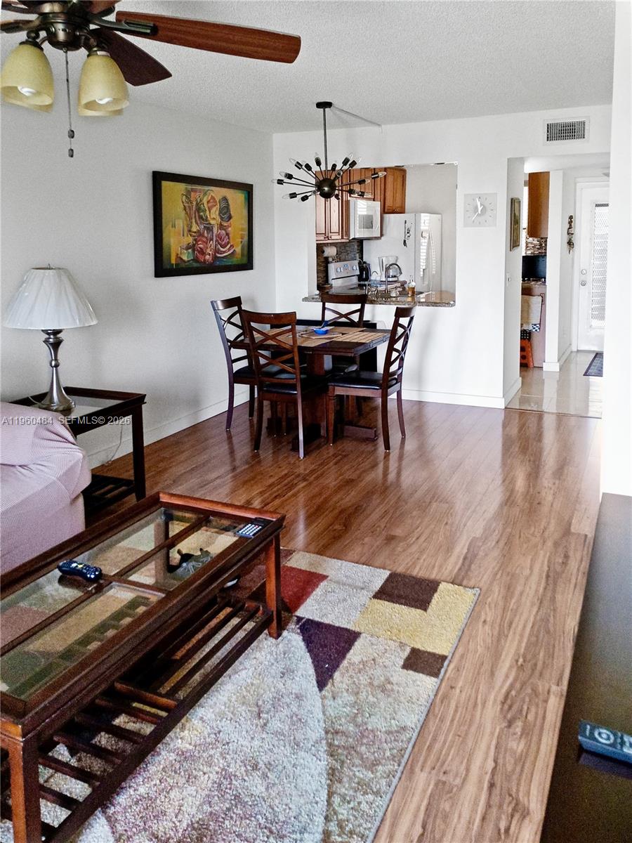 10402 Sunrise Lakes Blvd Unit: 201