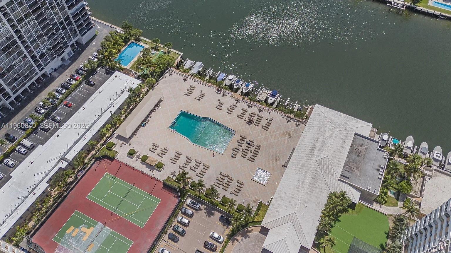 1950 S Ocean Dr # 17E