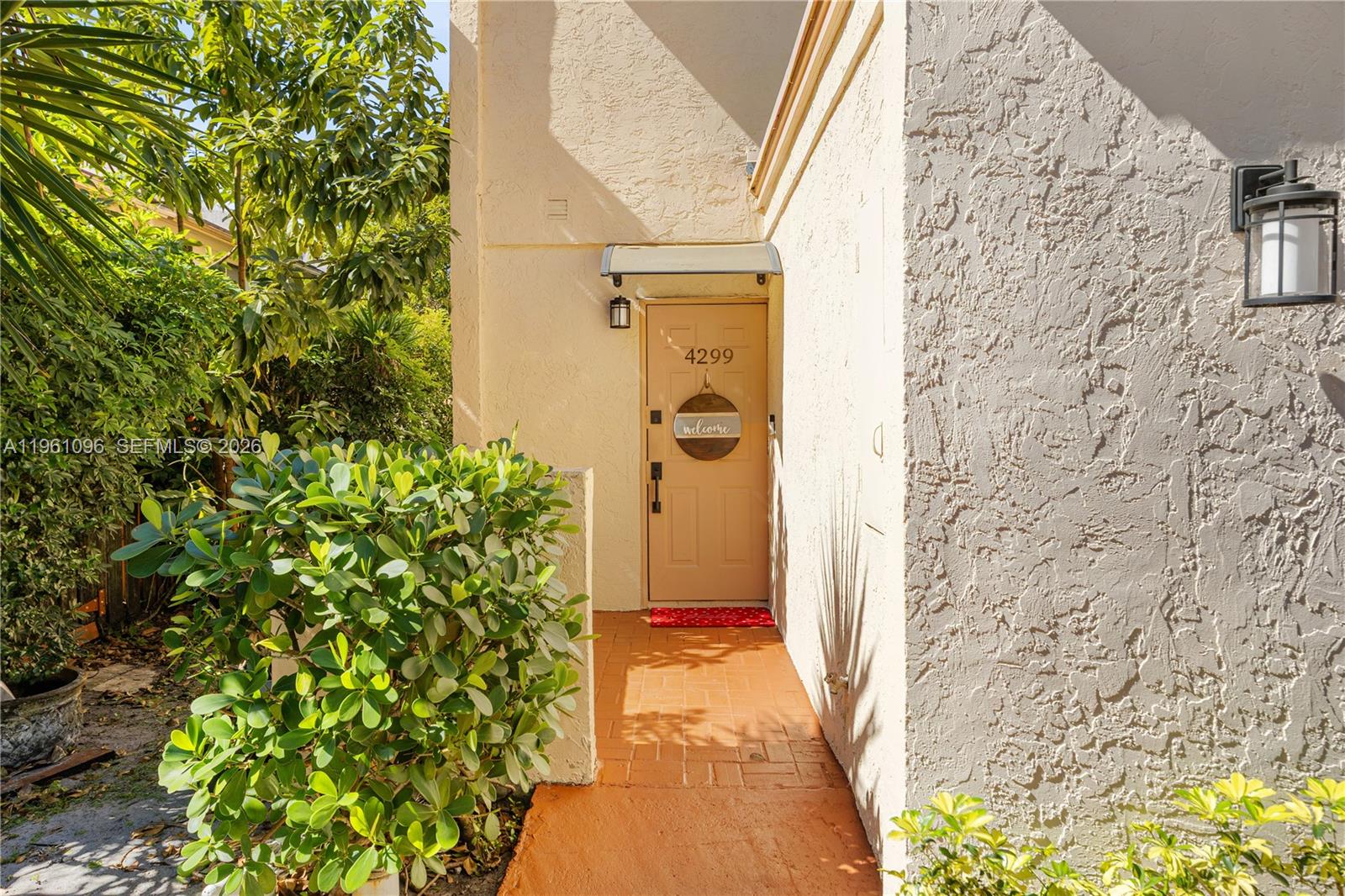 4299 N 76th Ave