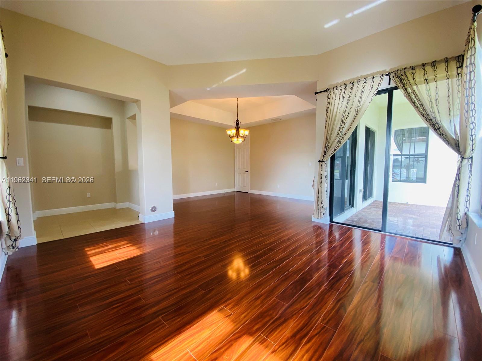 8353 NW 38th St