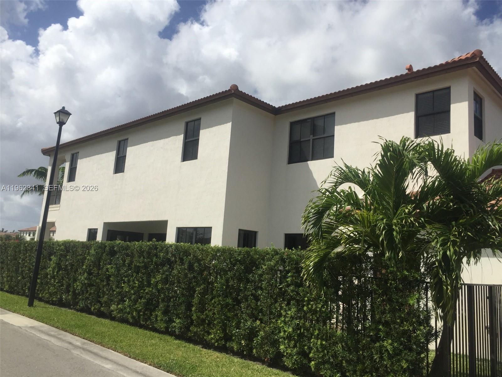 8353 NW 38th St
