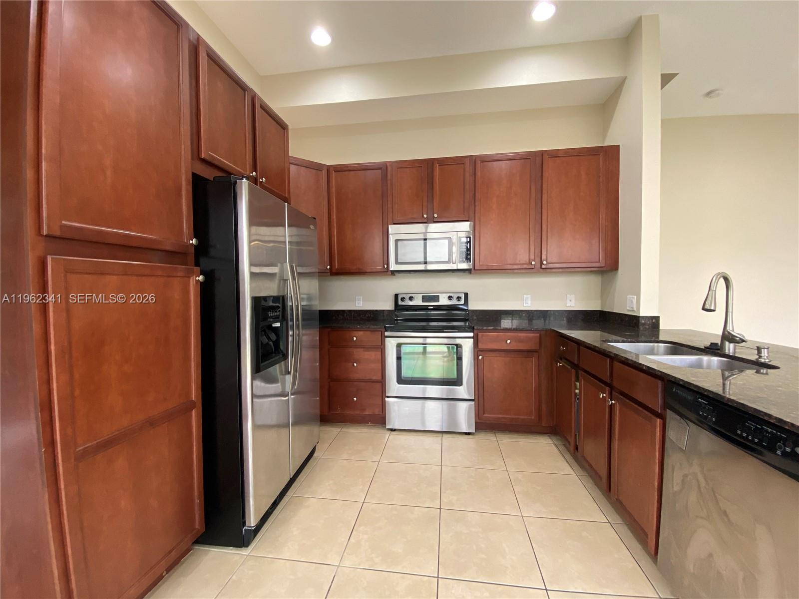 8353 NW 38th St