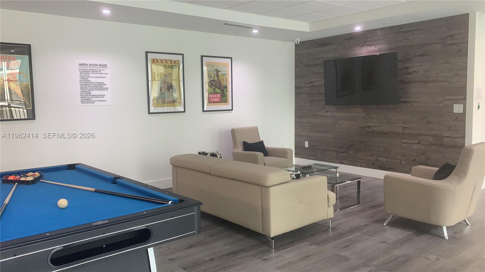 4100 Davie Rd Unit: 402
