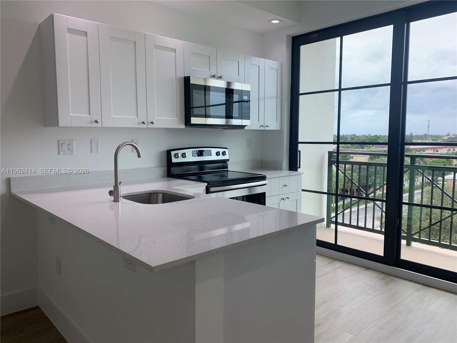 4100 Davie Rd Unit: 402