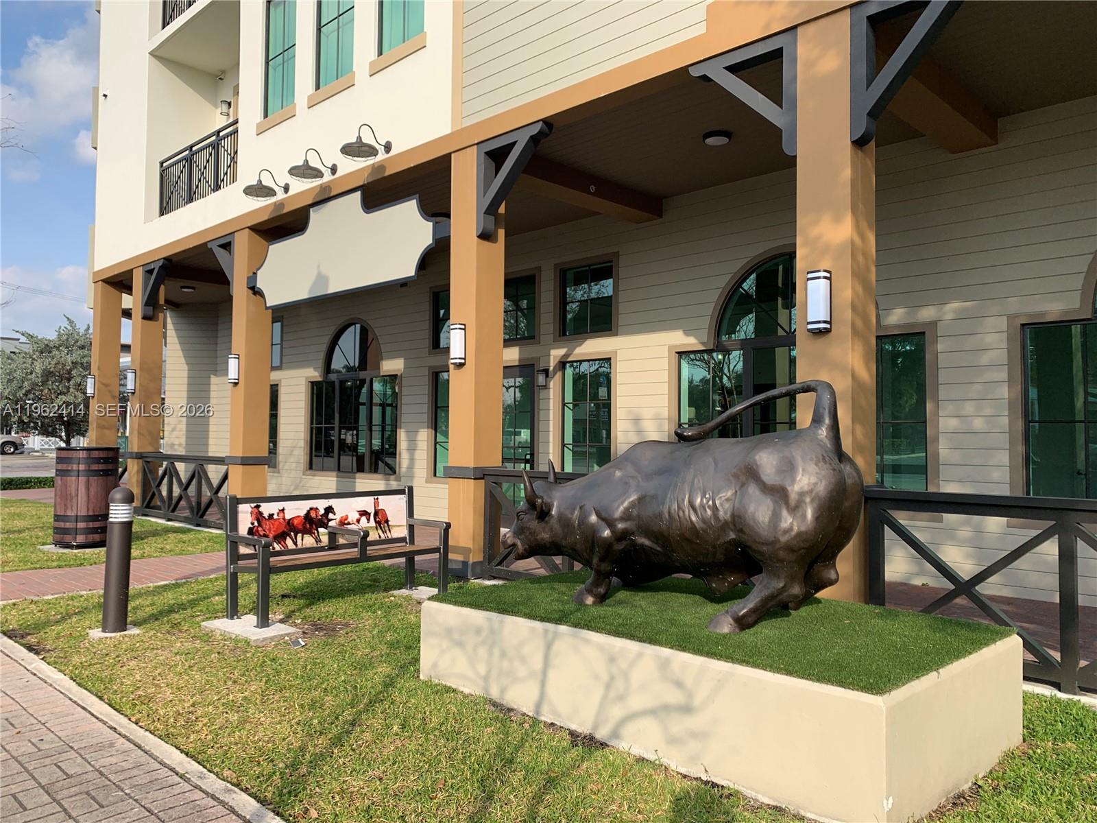 4100 Davie Rd Unit: 402