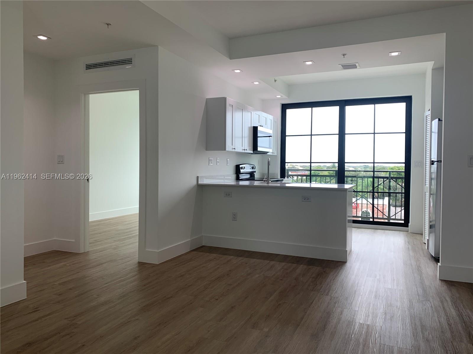 4100 Davie Rd Unit: 402