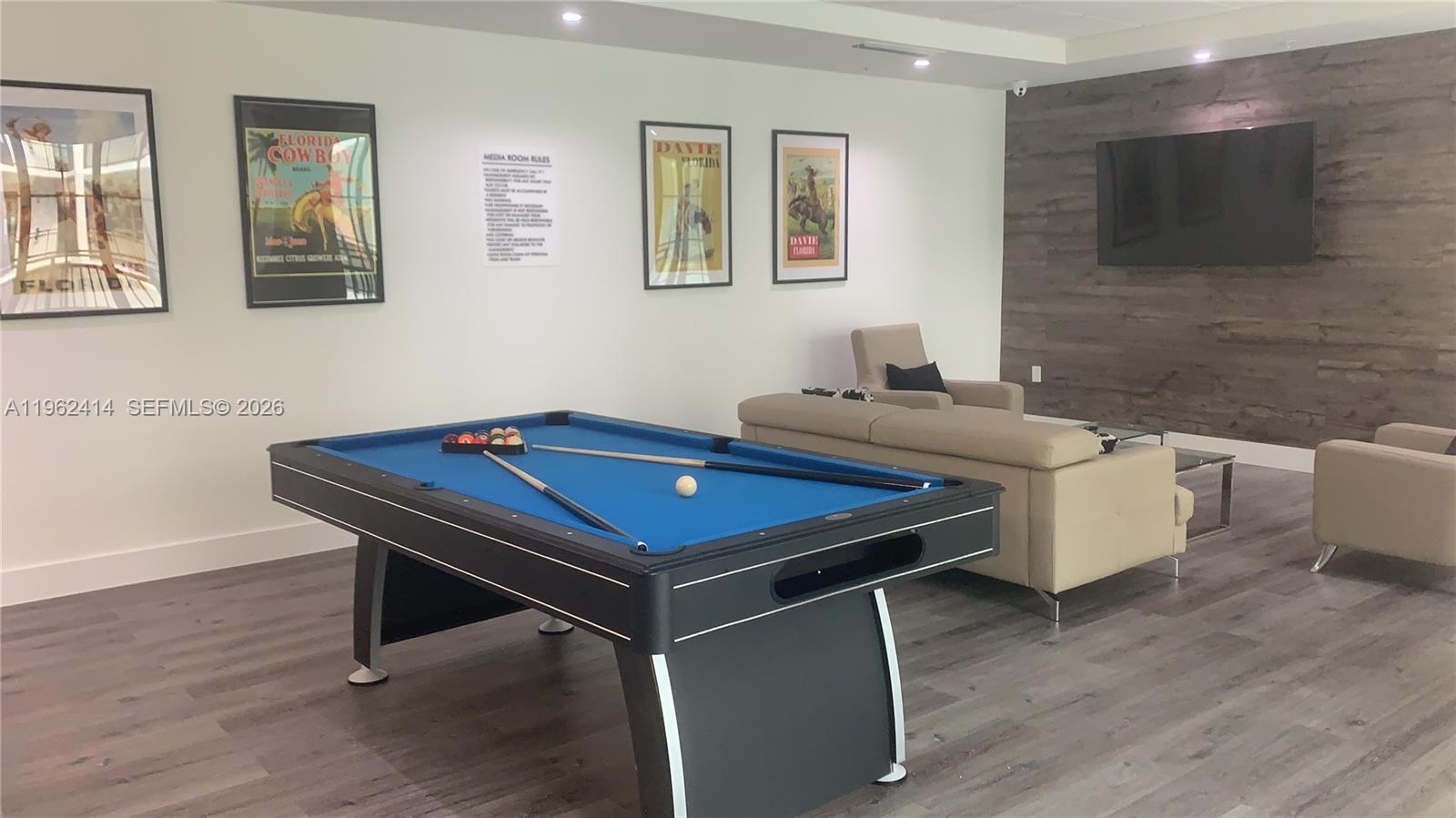 4100 Davie Rd Unit: 402