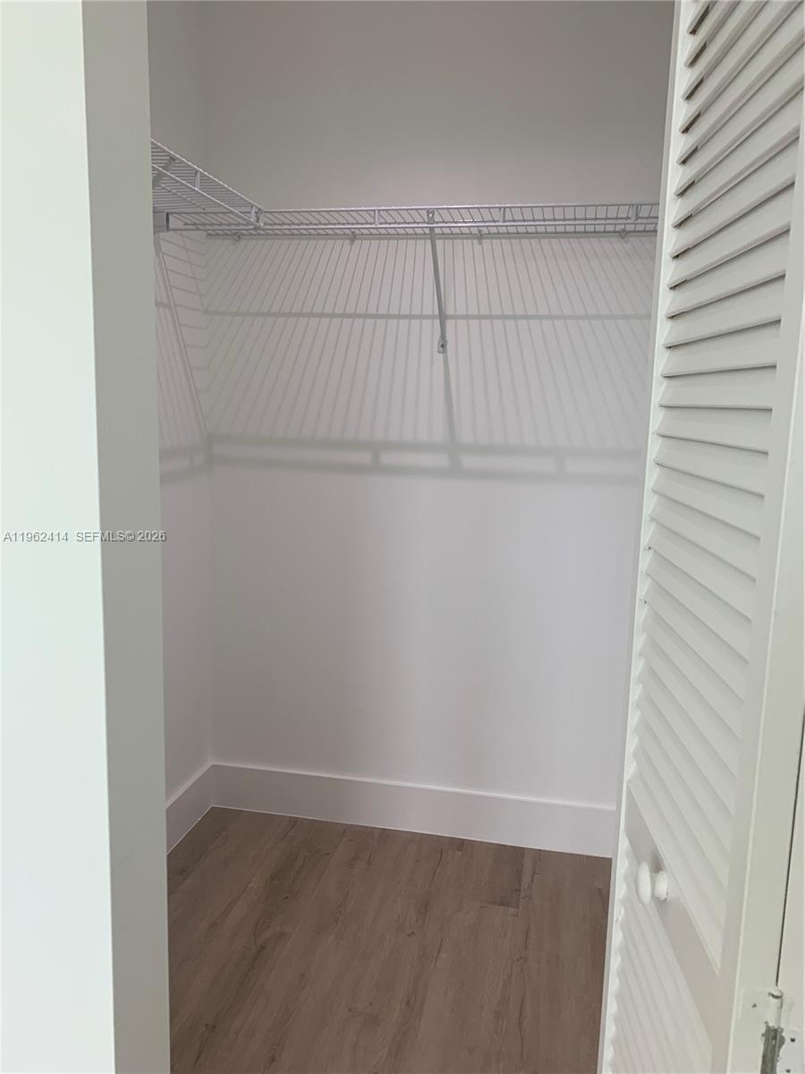 4100 Davie Rd Unit: 402