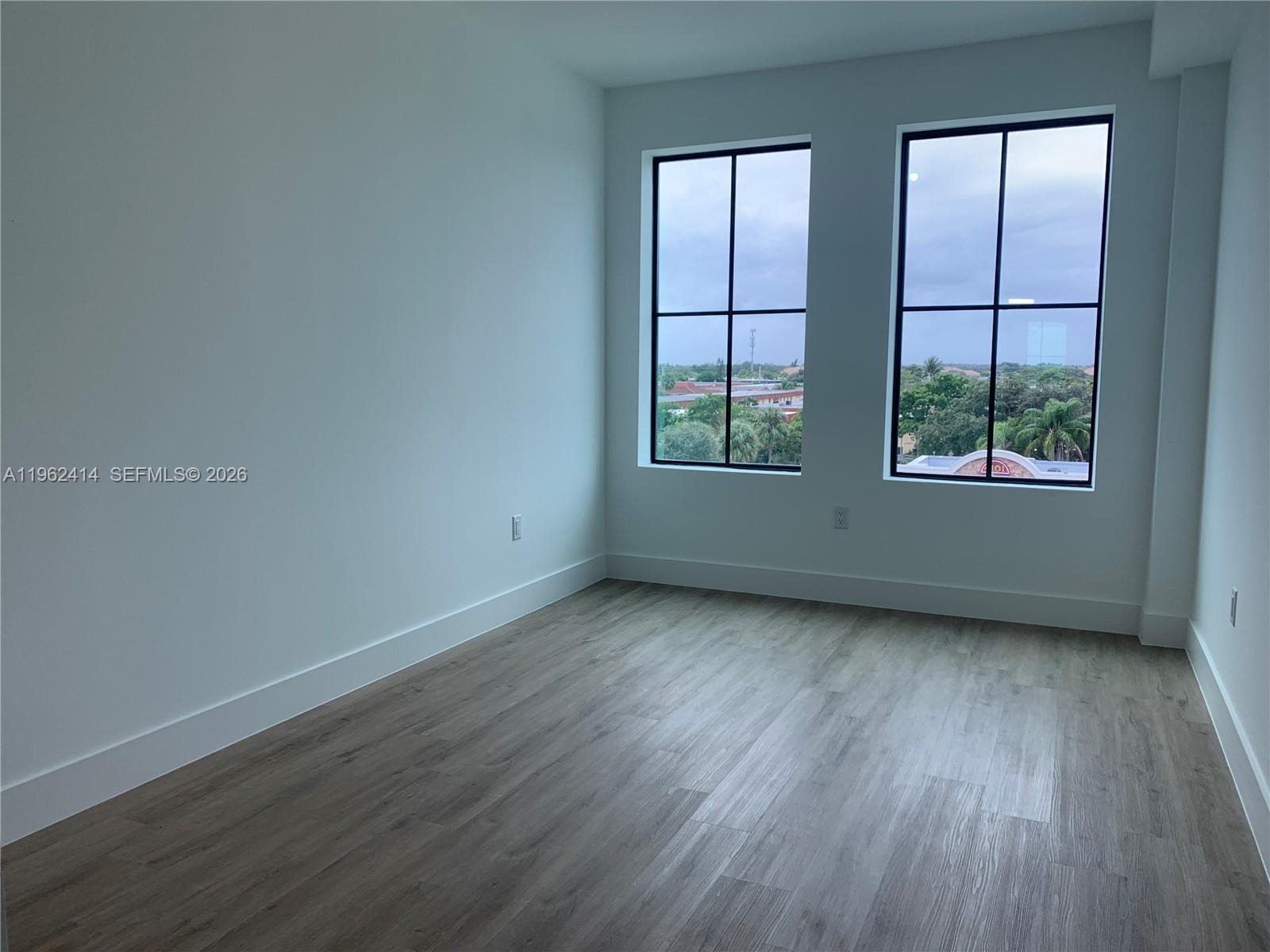 4100 Davie Rd Unit: 402