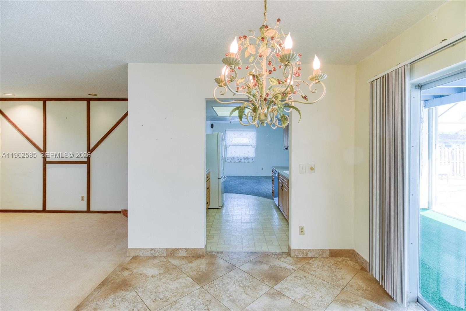 2225 N 39th Ave