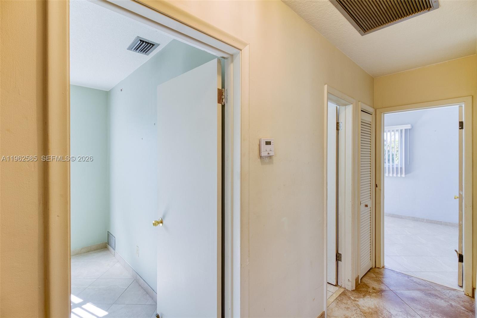 2225 N 39th Ave