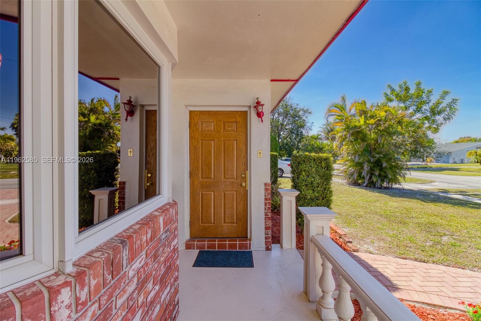 2225 N 39th Ave