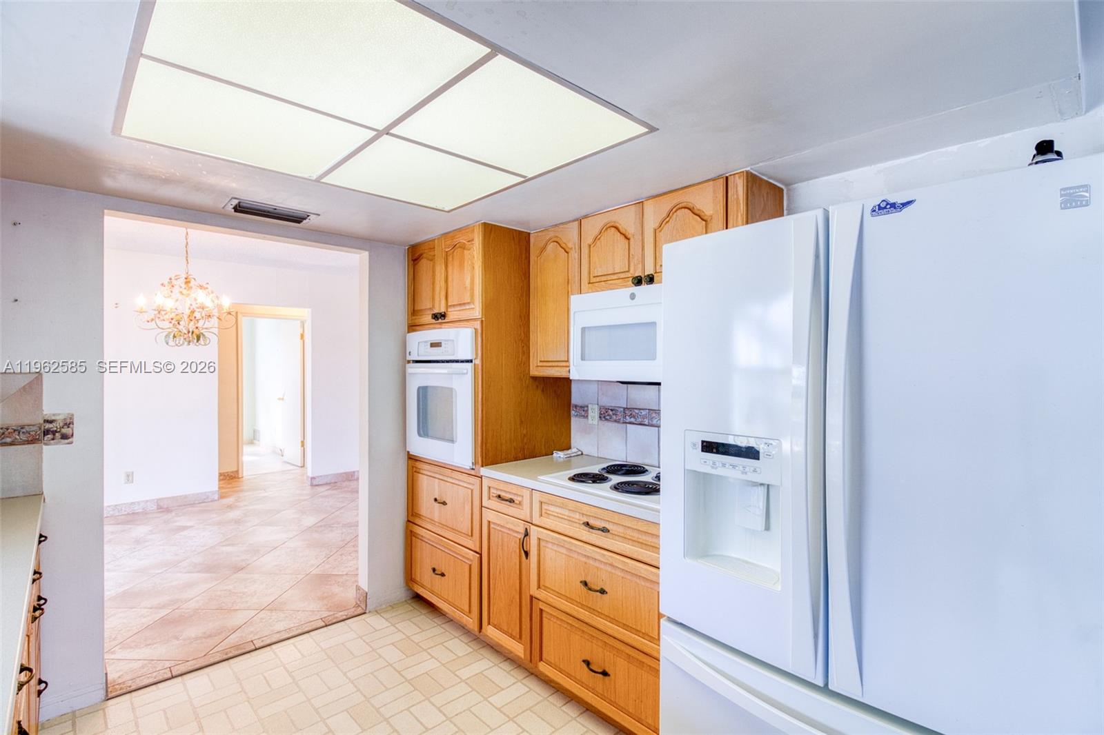2225 N 39th Ave
