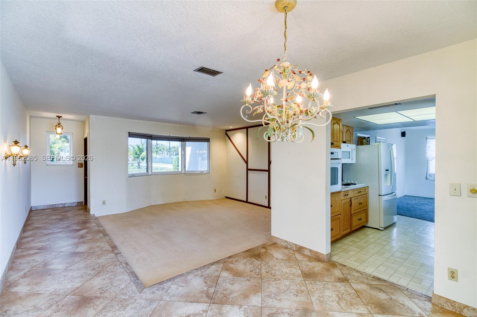 2225 N 39th Ave