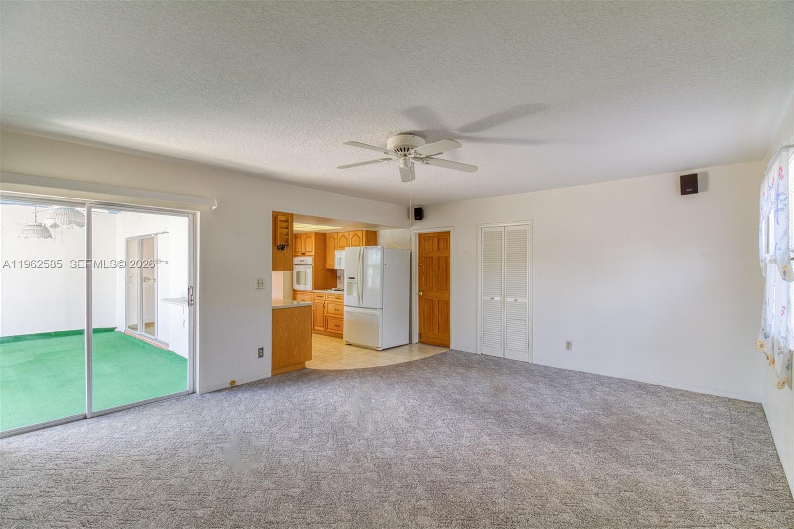2225 N 39th Ave