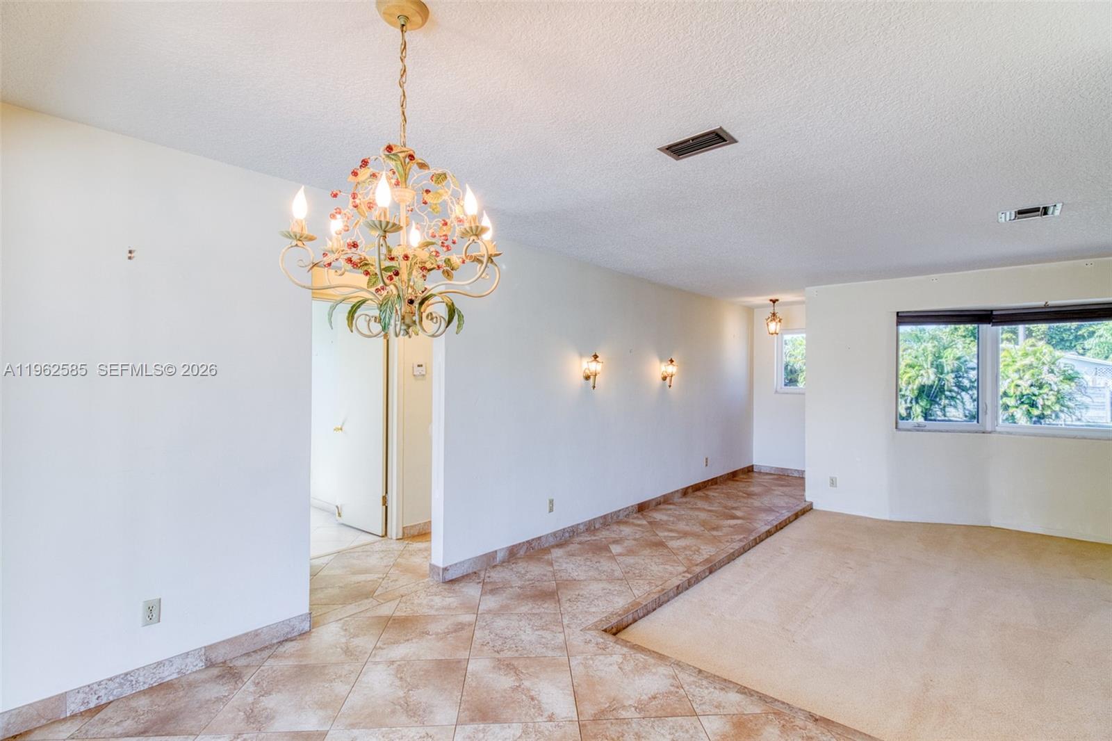2225 N 39th Ave
