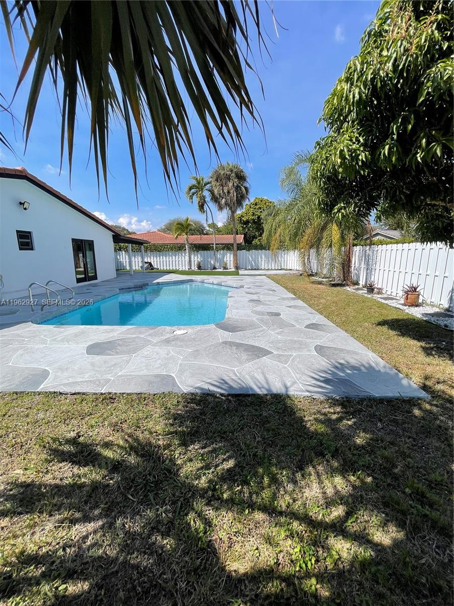 8275 Shadow Wood Blvd # 0